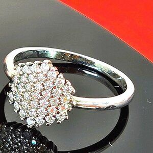 925 Sterling Silver Ring Sz 7 with Moissanite Gemstones